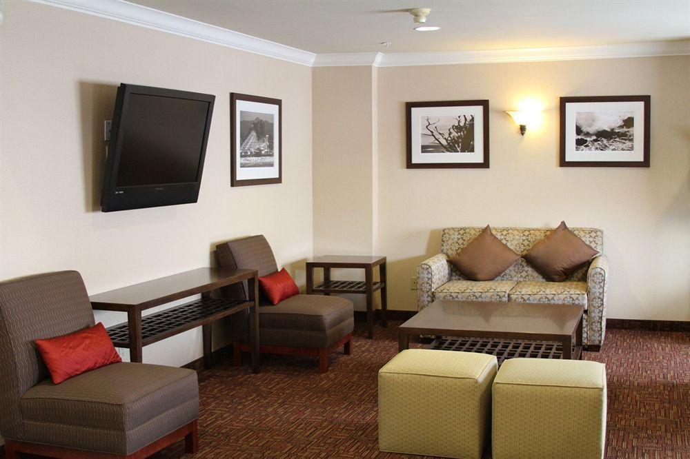 Holiday Inn Express & Suites Watsonville By Ihg Exterior photo