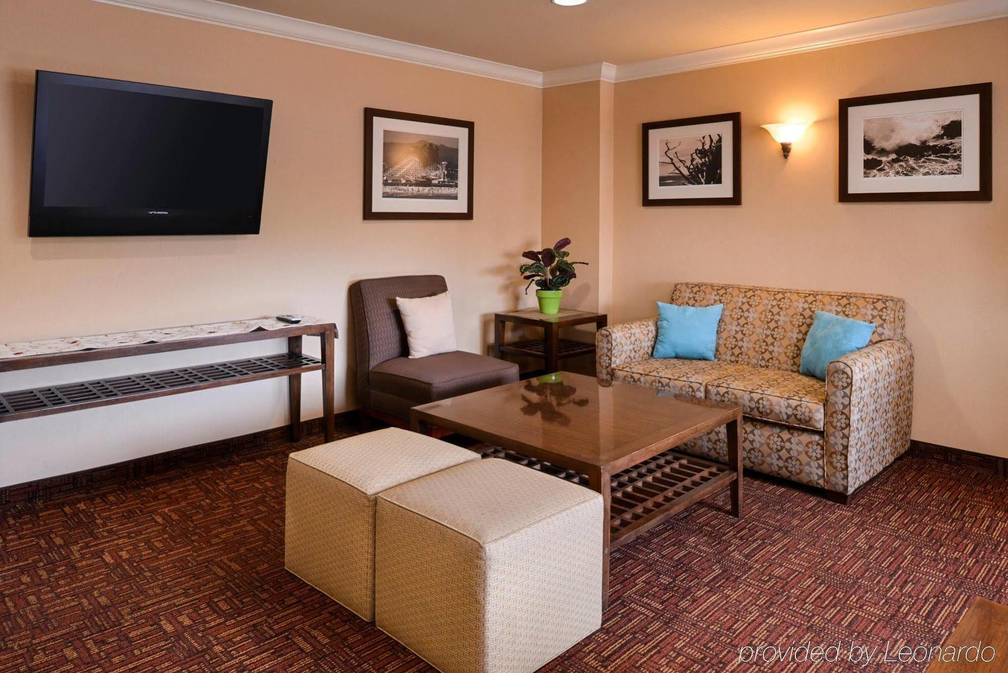 Holiday Inn Express & Suites Watsonville By Ihg Exterior photo