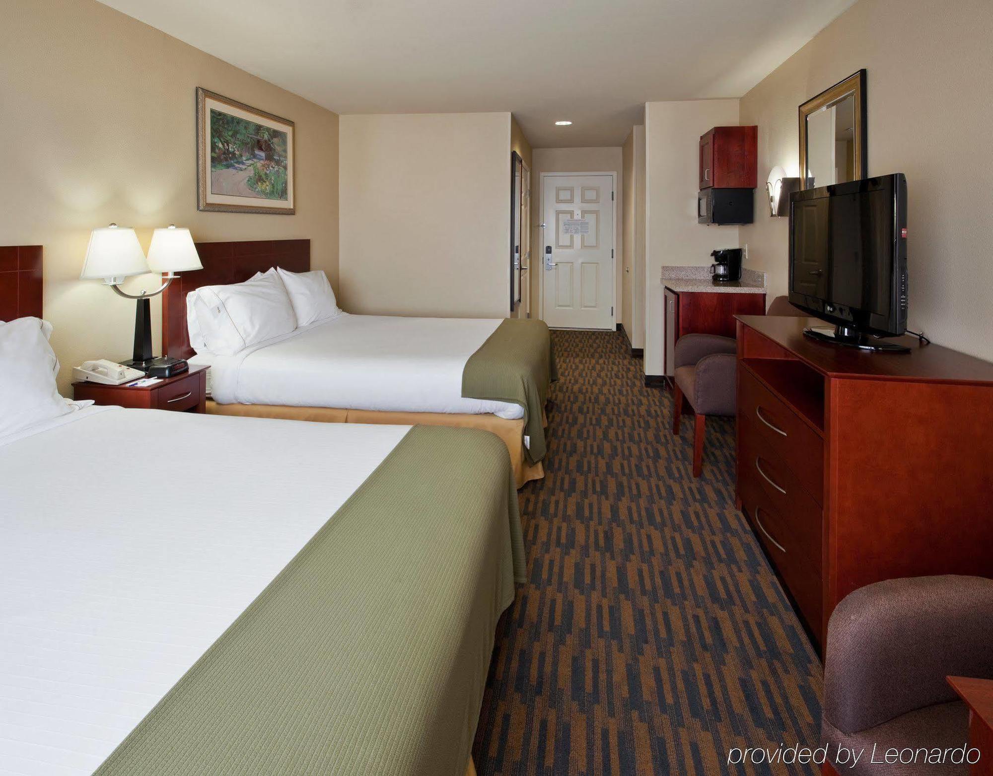 Holiday Inn Express & Suites Watsonville By Ihg Exterior photo