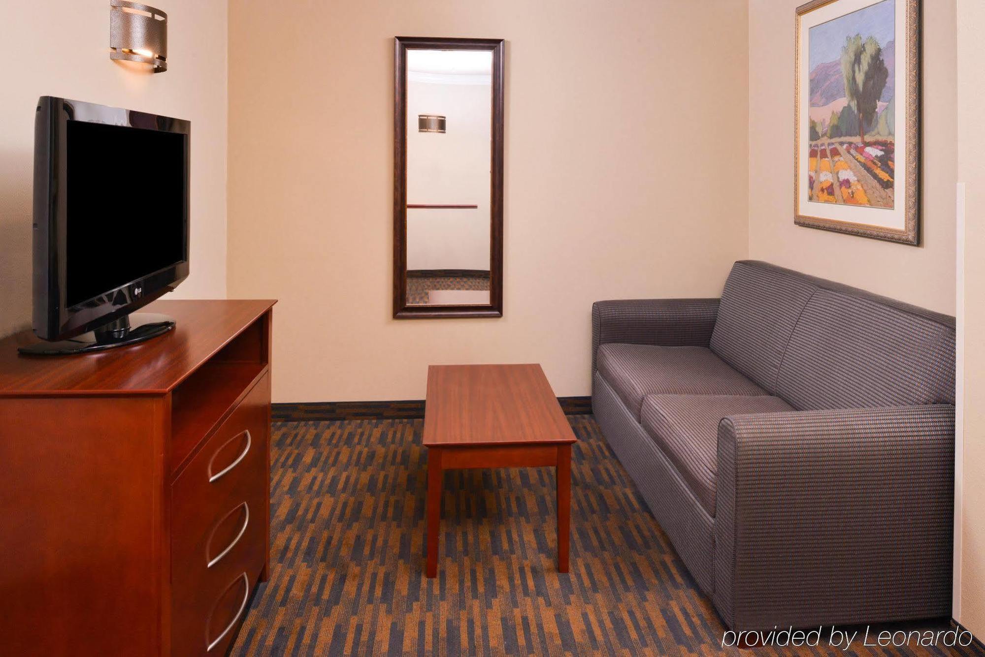 Holiday Inn Express & Suites Watsonville By Ihg Exterior photo