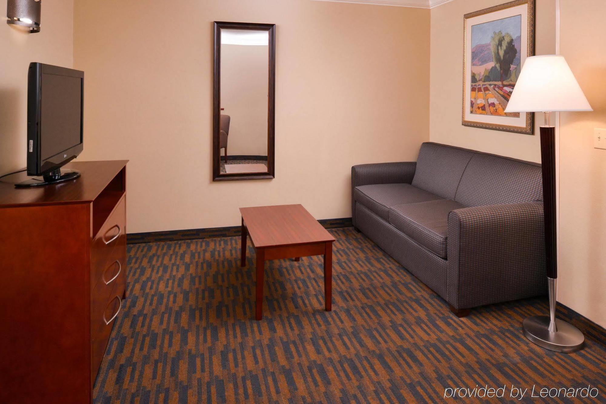 Holiday Inn Express & Suites Watsonville By Ihg Exterior photo