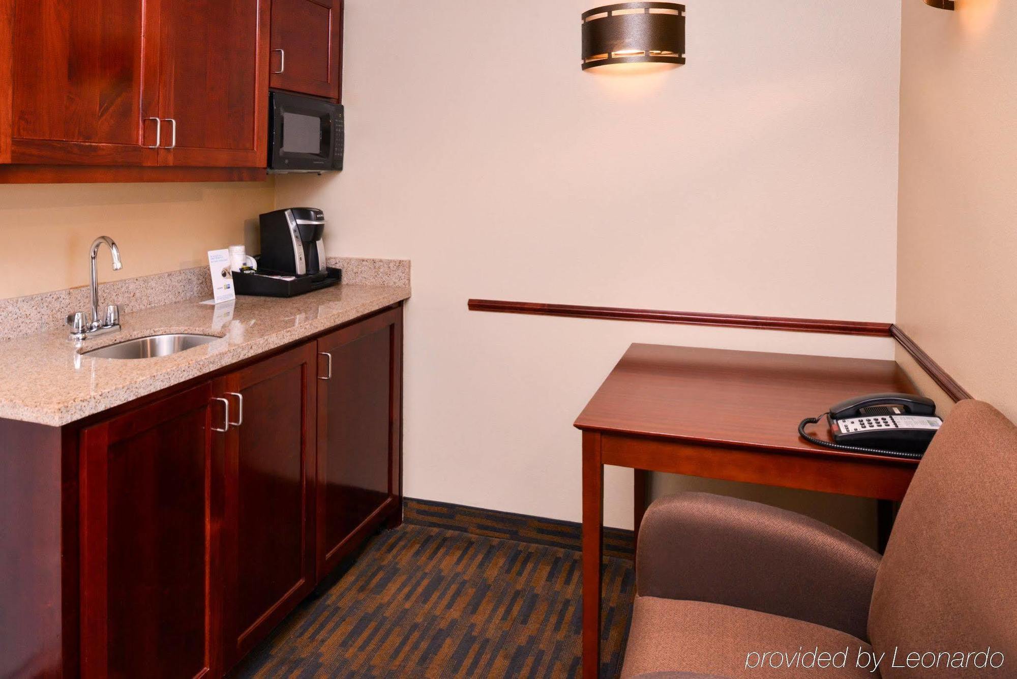 Holiday Inn Express & Suites Watsonville By Ihg Exterior photo
