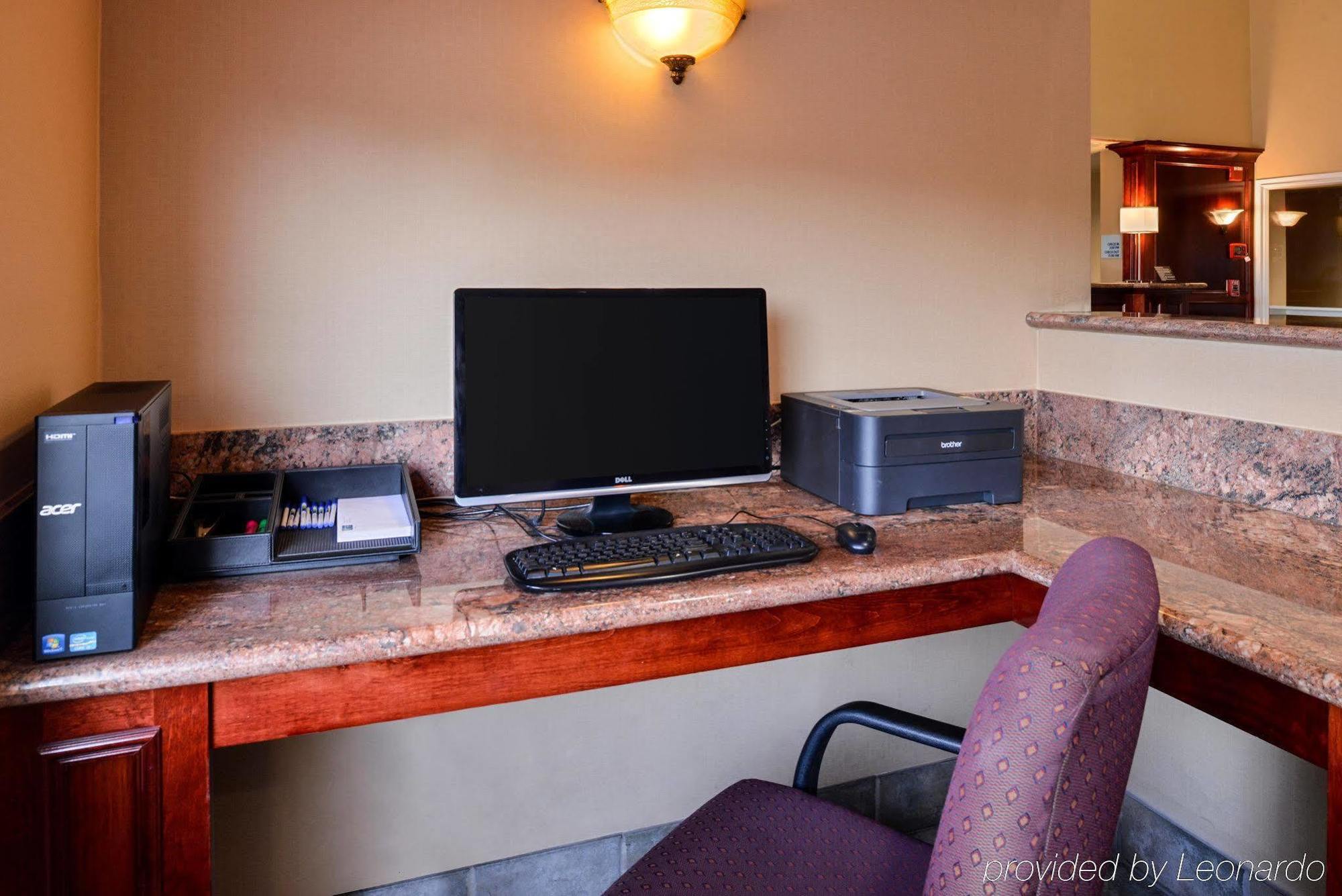 Holiday Inn Express & Suites Watsonville By Ihg Exterior photo