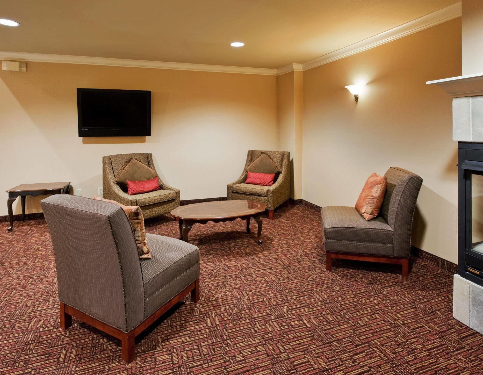 Holiday Inn Express & Suites Watsonville By Ihg Interior photo